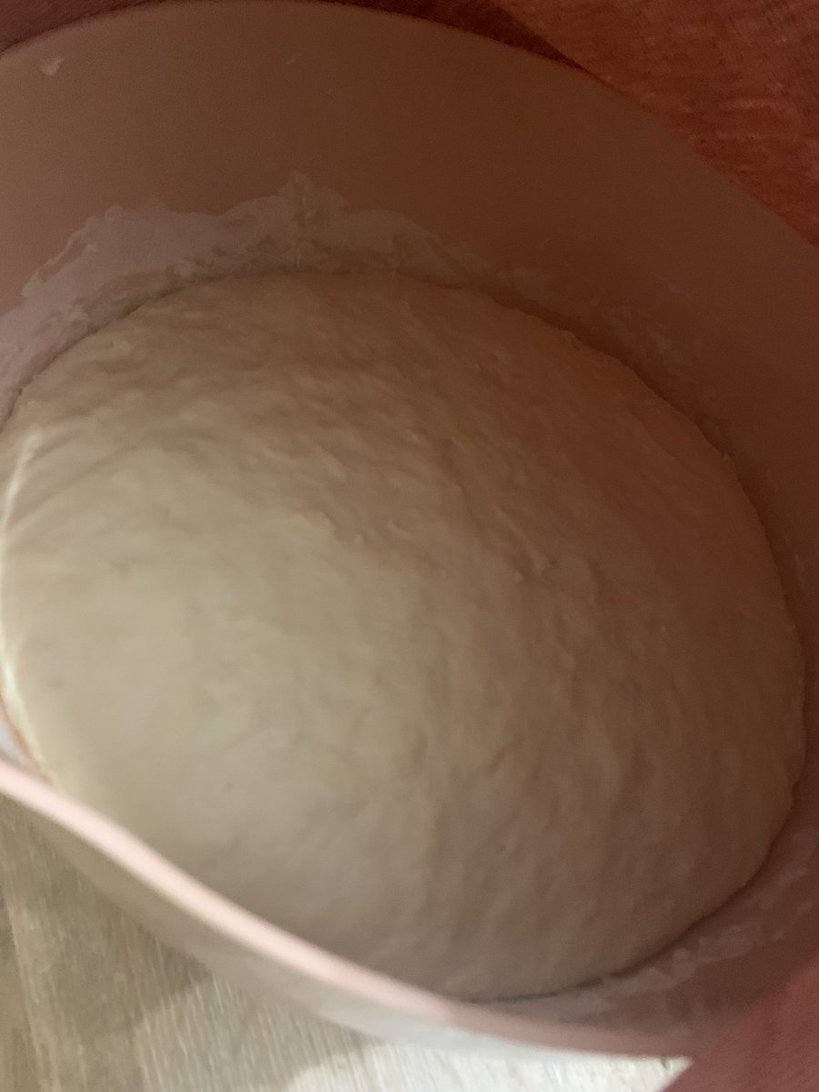 realityglimpses's tweet photo. Tym razem o oliwie nie zapomniałam. Zaraz trzecia faza #garowanie #midnightbaking https://t.co/b9y6jBsAX0