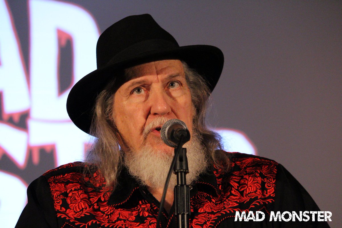MaryGhost92's tweet image. Ed Neal at @MadMonsterMag! #MadMonsterParty #MadMonsterPartyAtlanta #MadMonster #TheTexasChainSawMassacre #TheTexasChainSawMassacreGame @fearthegun