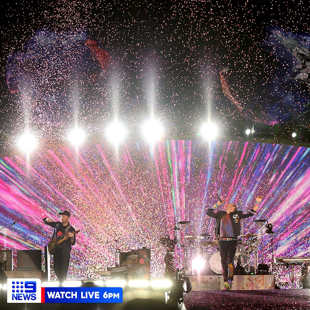 9NewsAUS's tweet photo. #GALLERY: A night to remember! 🪐🌈🎵

Coldplay played their first of two exclusive Australian shows in Perth last night, treating fans to a spectacular show complete with lasers, fireworks, and synchronised LED wristbands.

It’s the first Coldplay concert staged in Perth in fourteen years.

#9News