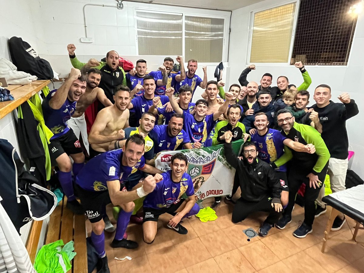 ciudad_calas's tweet photo. Cabezo de Torres 2 - Calasparra 3

Goles:
Iván Moya ⚽
Hugo ⚽
Panadero ⚽

"Tercera victoria consecutiva, y de la temporada. El equipo ha hecho un grandísimo partido, con trabajo y buen juego" 

#Victoria #ArrozDeCalasparra #TioResti #Seindec #Arroceros https://t.co/kzdGCOl393