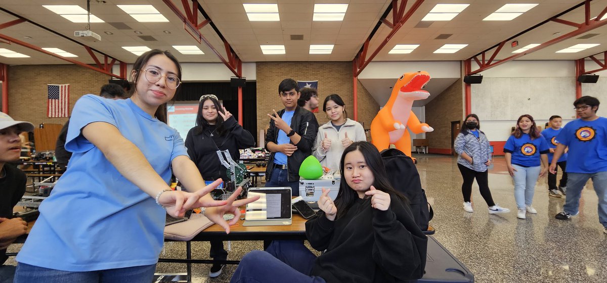 BlansonRobotics's tweet image. And we are back! First official VRC competition. Let&apos;s go!
@BlansonCTEHS