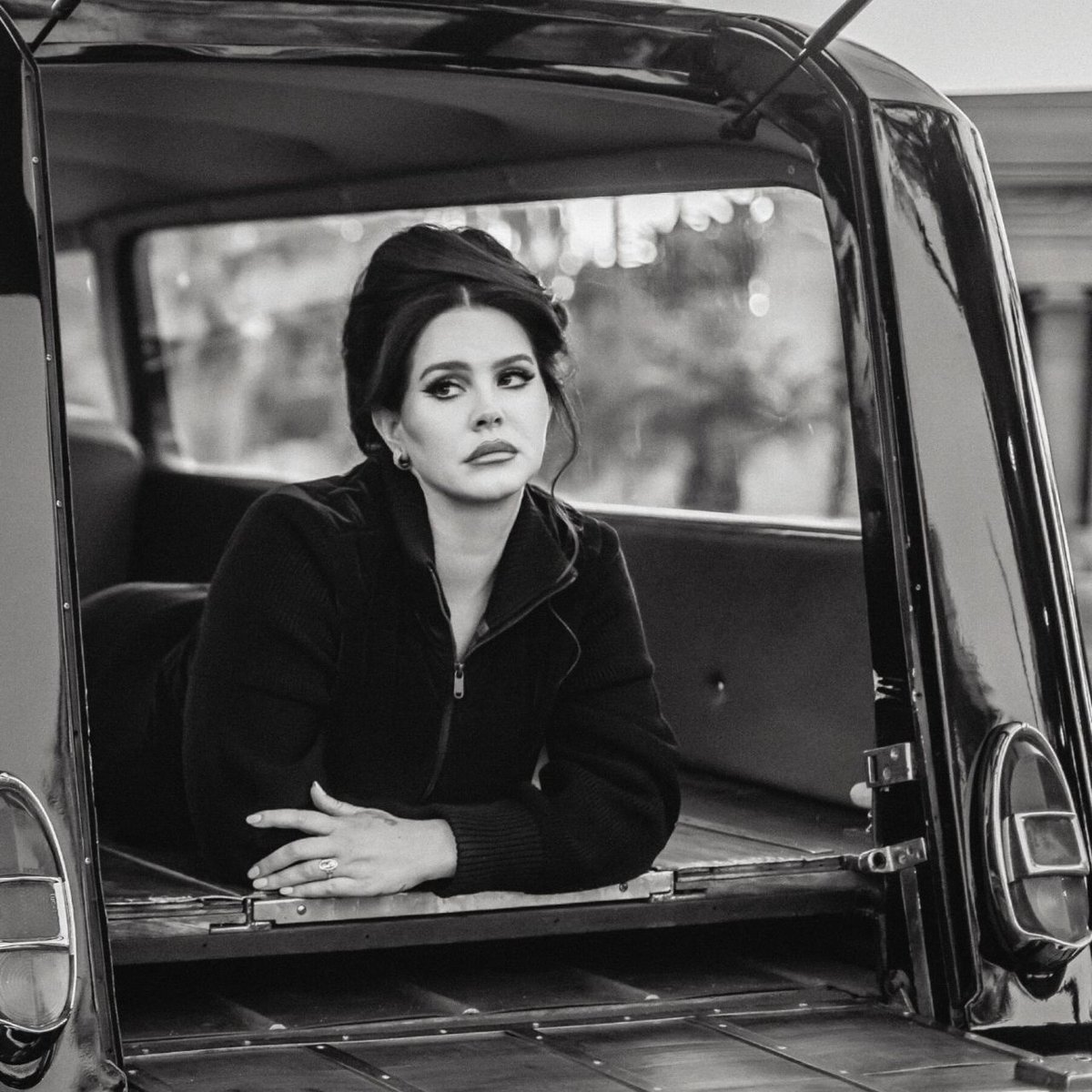 Lanaphoria's tweet photo. when i say "best song from ocean blvd" you say... https://t.co/ijmI35CM5o