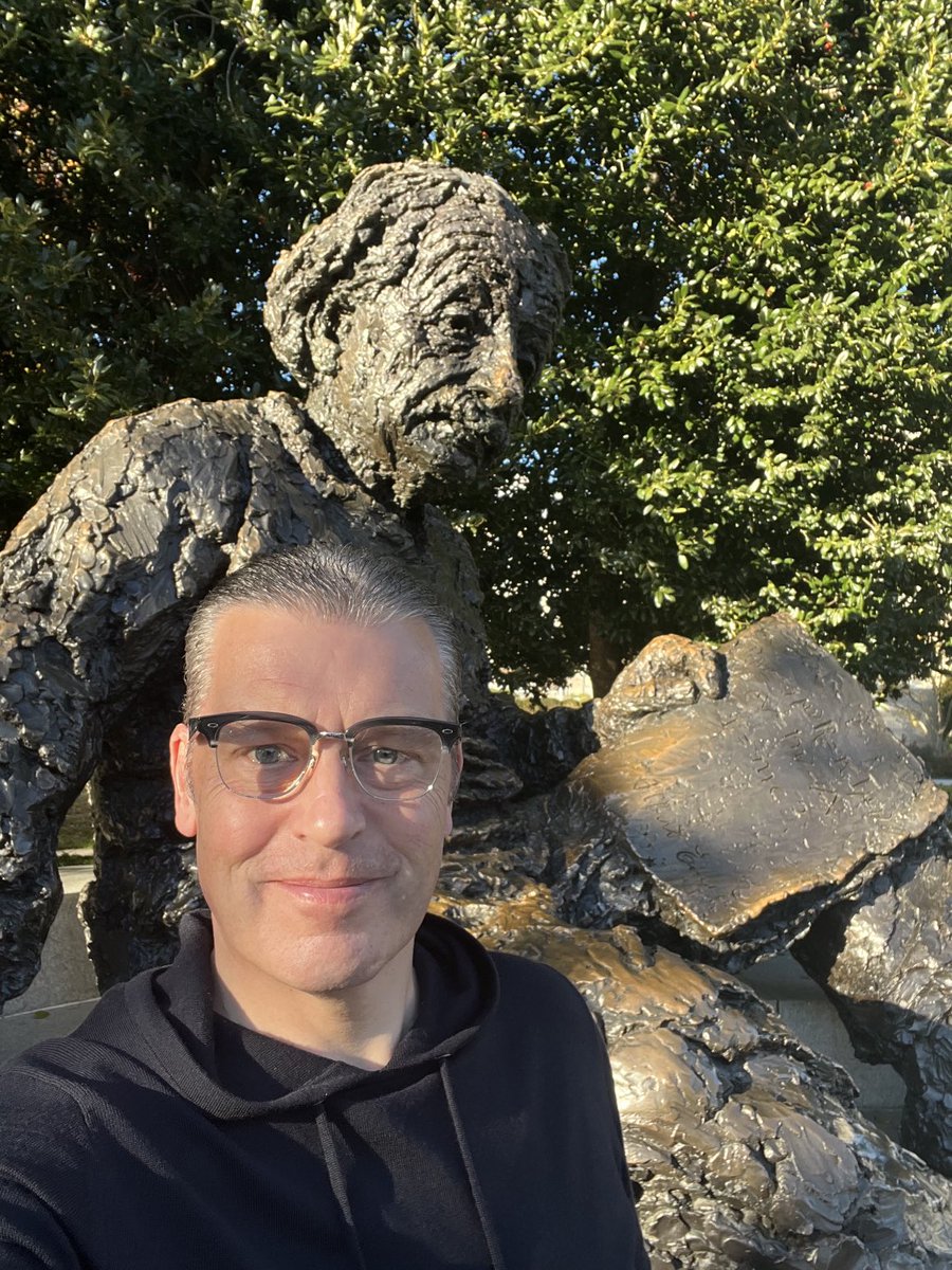 mpdouglas's tweet image. Hanging out with a hero! #PhotosWithAlbert what a fabulous sculpture.