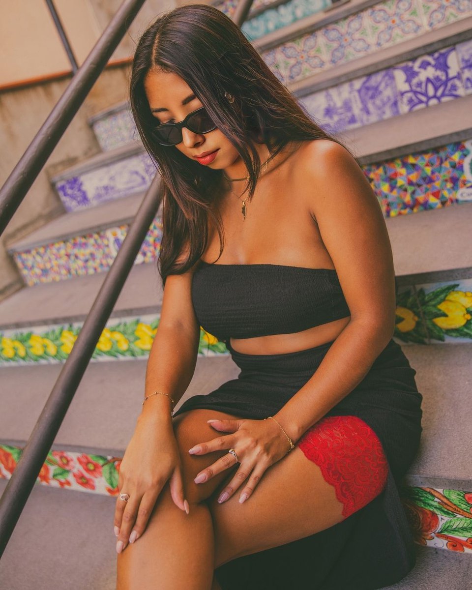 What's better than looking great and feeling great? With our anti-thigh chafing bands you can look and feel your best without having to deal with painful thigh chafing❤️

#bandelettes #thighbands #thighchafing #curvfyfashion #thiccthighs