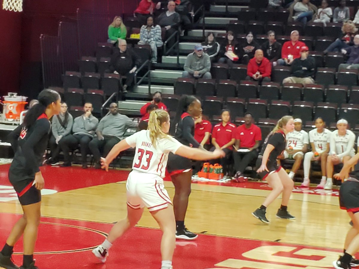 CagersRu's tweet photo. Rutgers enjoys a near 30-point win behind the sharpshooting of freshmen Lisa Thompson (16 points and 4 3-pointers) and Jillian Huerter (15 points with 5 of 7 3-pointers). RU went for the long ball, shooting 12 for 25 from outside the arc. And we have a Kennedy Brandt sighting! https://t.co/UYPx7clFdL