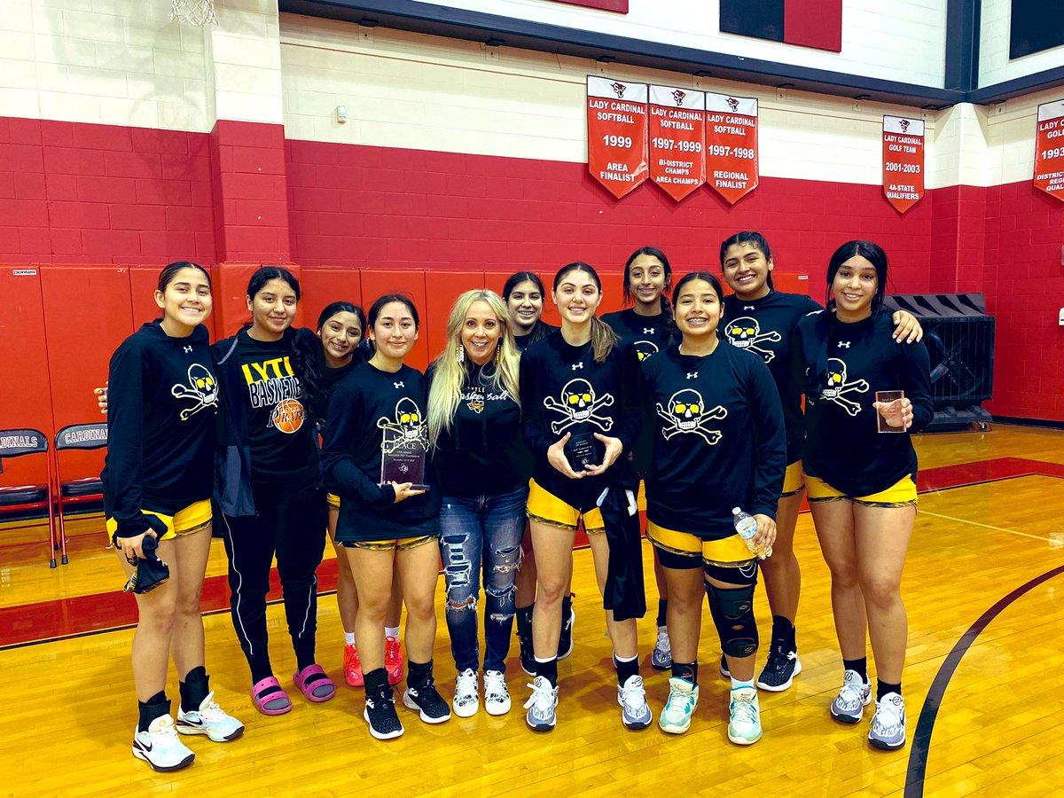 Lori Wilson🖤☠️💛 tweet media