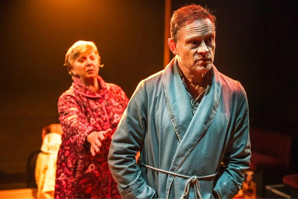 Towards Evening

Siblings Leonard and Edie have been estranged for many years but have now decided to move in together. When the two clashing personalities encounter each other late at night, their uneasy domestic arrangement is tested and secrets revealed from their past...

1/4