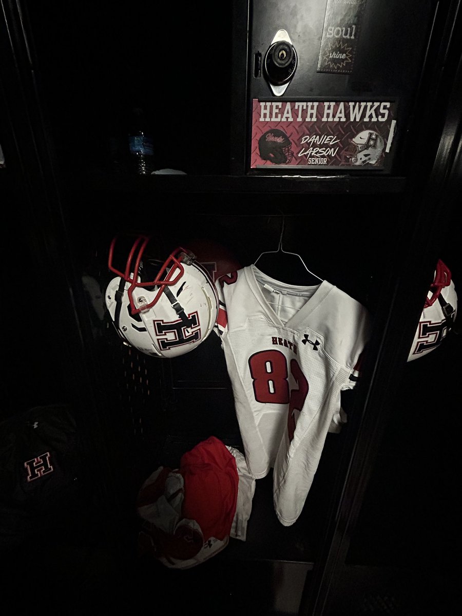 DLarson_11's tweet photo. Every good thing must come to an end. I’m thankful for all the great coaches and brothers I’ve met over the years. Thanks for all the memories, Lardog Out @HeathHawksFb https://t.co/iwlggzz4Tu