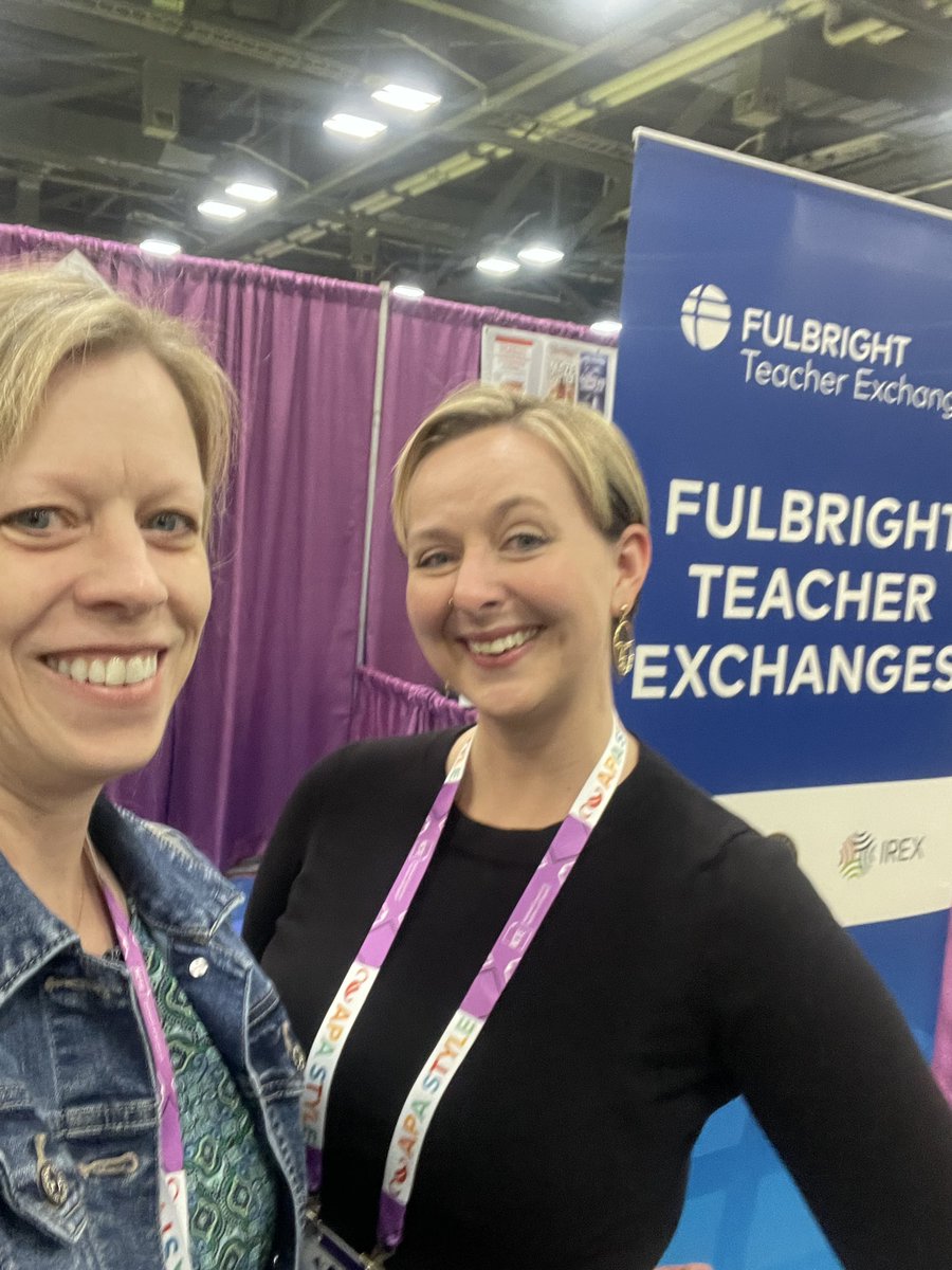 joann_gage's tweet photo. Fun to run into MVHS grad Leeann Oelrich at NCTE! https://t.co/QQDklLyLle