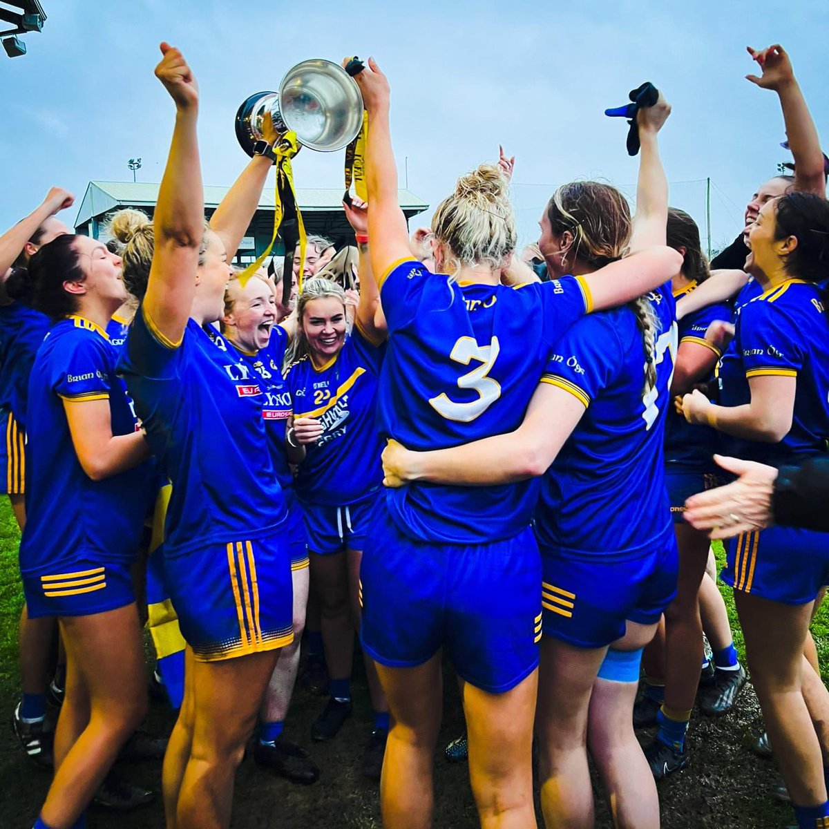 BrianOgs's tweet photo. When a picture or 3 paints a thousand words 💙💛 https://t.co/g8jkG4oVXq