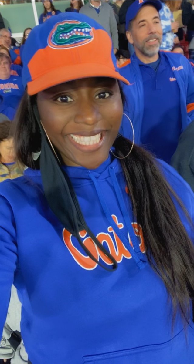 You know the vibes! Let’s get this W tonight! #GoGators 🧡💙🐊