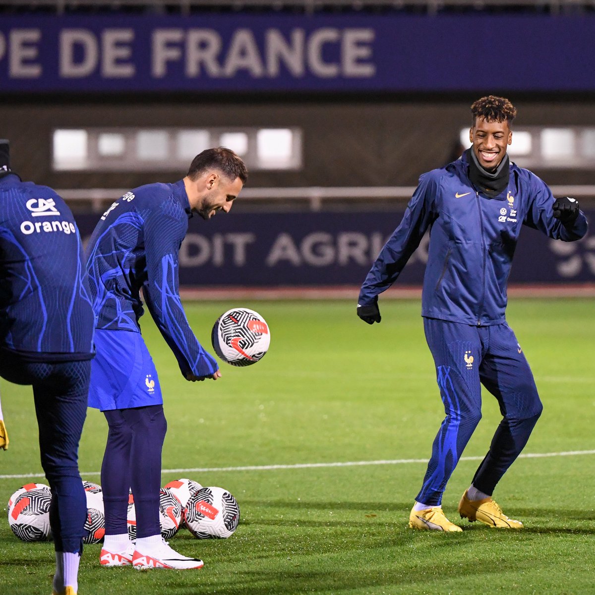 _BeFootball's tweet photo. Le couloir droit Clauss - Coman, c'est du miel 🍯🇫🇷 https://t.co/6vim7F9vSg