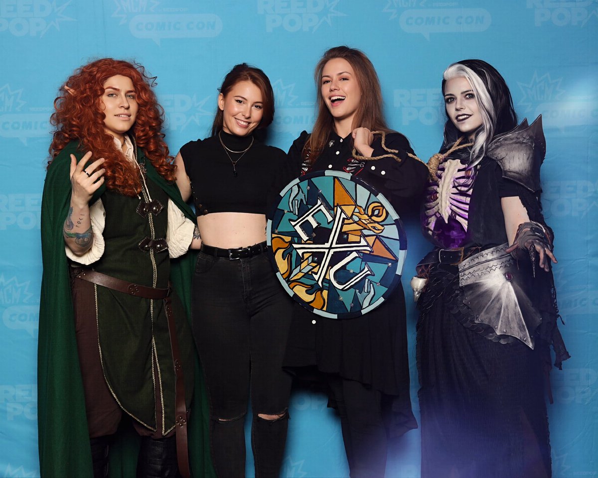 saraparker's tweet photo. Art-ception 

@Marisha_Ray created Laudna for @CriticalRole 
@ErenAngiolini reimagined #WhatIfHells -> Laudna as Eldritch Knight (which I cosplayed)

Still waiting for Gamelie's Version (aka  Artagan cosplayed by @edelweiss_cos )

#CriticalRole #CriticalRoleCosplay #laudna https://t.co/fgjggN55Vx