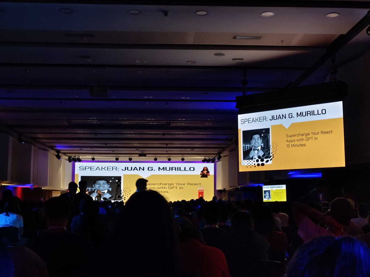 aramh4ck's tweet photo. Muy buena la charla de @juangmurillo2 #jsconfco https://t.co/BDKwGGfiwV