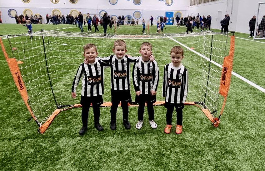 KEYfc2021's tweet photo. Our 2017’s were back in action this morning at the ASV taking part in the ADJFA 4v4 festival. 
Excellent performance from all of the boys today. Improving all the time heads up &amp; looking for the pass. Some great goals were scored. Well done lads keep up the hard work 🖤 https://t.co/IA6F9nO5RC