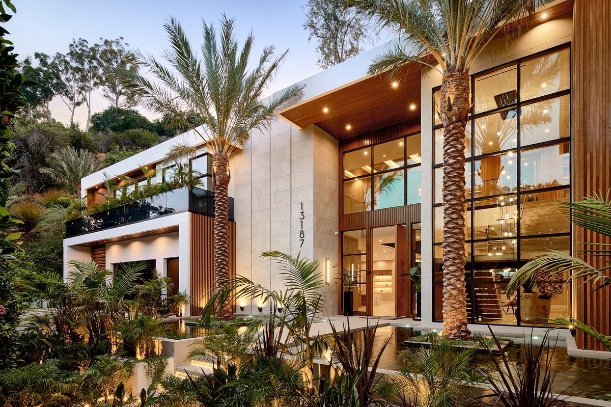 Aaron Kirman (@aaronkirman) on Twitter photo ππππ ππππππ $ππ,πππ,πππ
Experience a carefree, high-end resort-style living at Allure, meticulously designed and built by the renowned Designer and Developer,Β @ramtin_ray_nosrati. Nestled in a picturesque piece of paradise, this property is surrounded by the ππππ ππππππ $ππ,πππ,πππ
Experience a carefree, high-end resort-style living at Allure, meticulously designed and built by the renowned Designer and Developer,Β @ramtin_ray_nosrati. Nestled in a picturesque piece of paradise, this property is surrounded by the