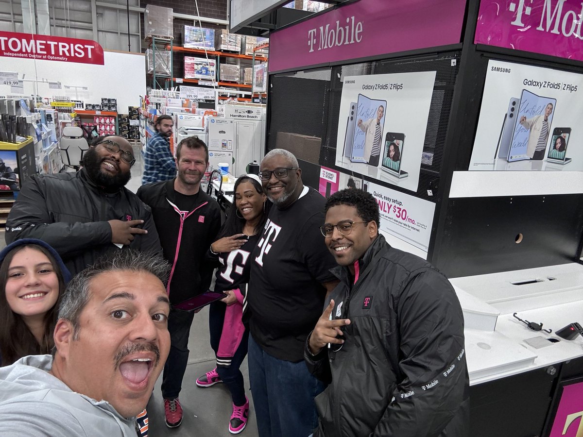 Can’t say enough about this team right here! They are the definition of agility and hustle! Came together as a team within 48 hours and already switching 10 customers over to T-Mobile! #MichiganHustlesHarder 👊🏽