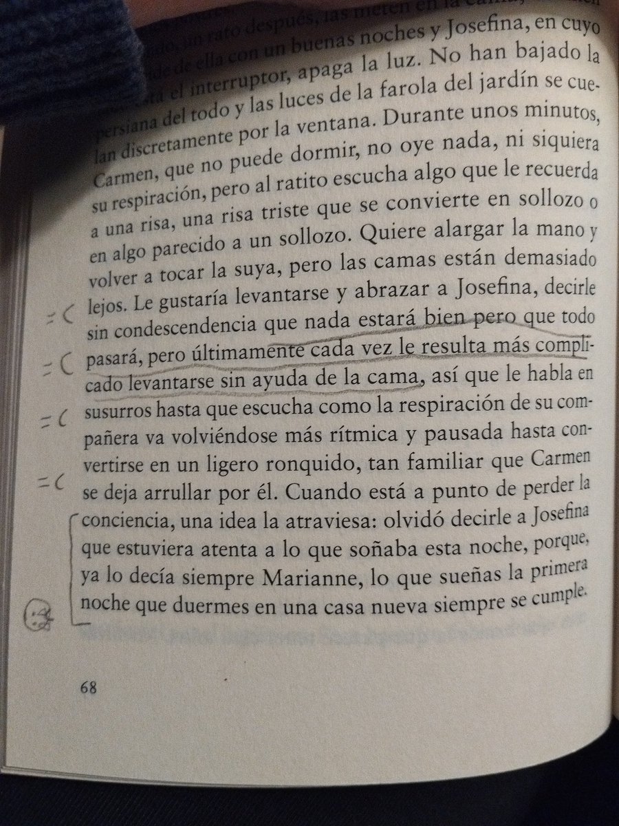 he llorado con casi todas las historias de @Mariarayas 💔 las migraciones, los inviernos eternos, las flores y las mujeres que aparecen en este libro se han quedado conmigo