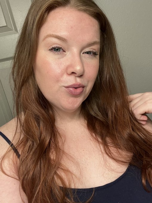 Natural face or glam face ? https://t.co/u2fkMvjEHX