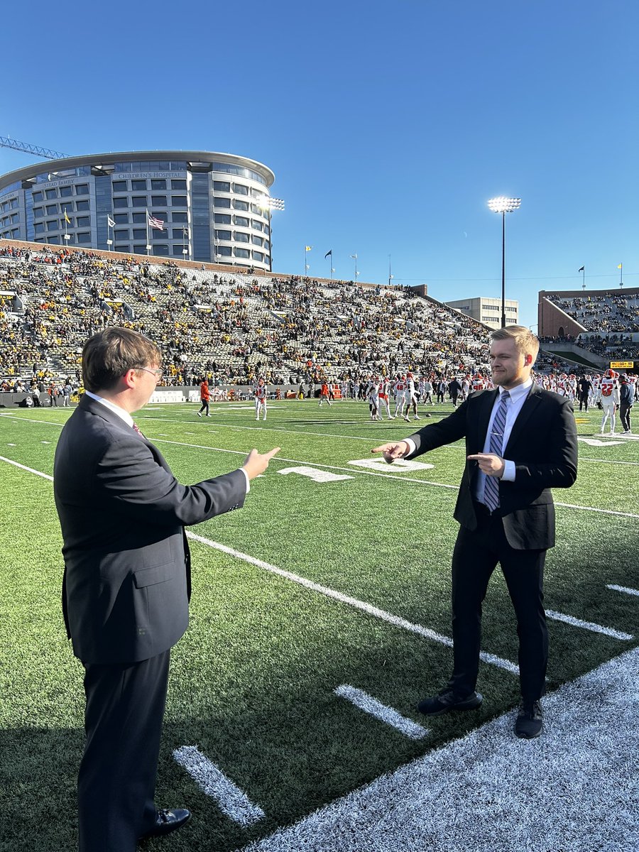 MichaelMerrick_'s tweet image. Final game commentating in Kinnick Stadium! 

Iowa has a chance to clinch the Big Ten West and go to Indy! 

@MaxvG and I are live on KRUI Sports now! krui-fm.mixlr.com