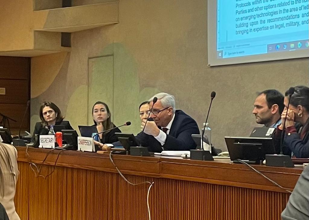 CfPetit's tweet photo. Congratulations to @FVillegasARG Chair of the #CCW #MHCP. Despite Russian obstruction, adoption of a final report with a stronger mandate for #GGE on #LAWS. Grateful also to 🇨🇵 JPO Sophie Guillermin-Golet with @ODA_Geneva for her great contribution to the drafting process. https://t.co/b9xsj5XhPn