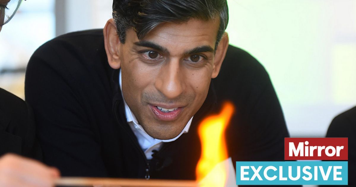 Mirror Politics tweet media