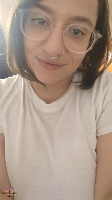 Can we cuddle &amp; watch anime? 😻 https://t.co/z96x24Duq2