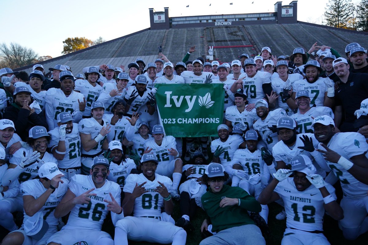 DartmouthFTBL tweet picture