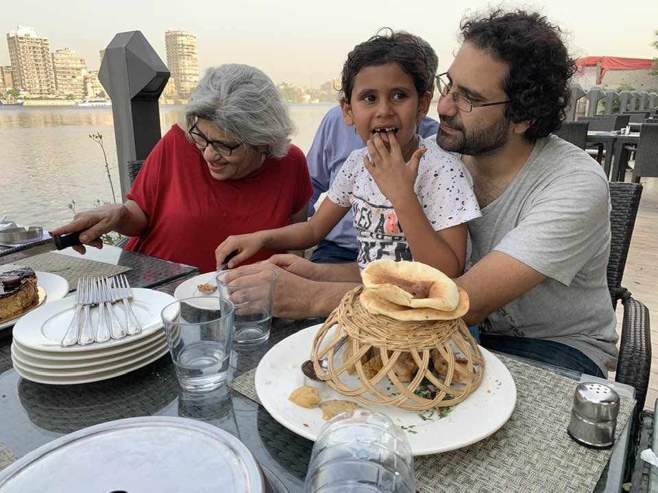 It’s Alaa’s birthday today. He’s turning 42. 

This is the 10th birthday he spends inside prison, away from his family, away from his son, away from his friends.

#FreeAlaa