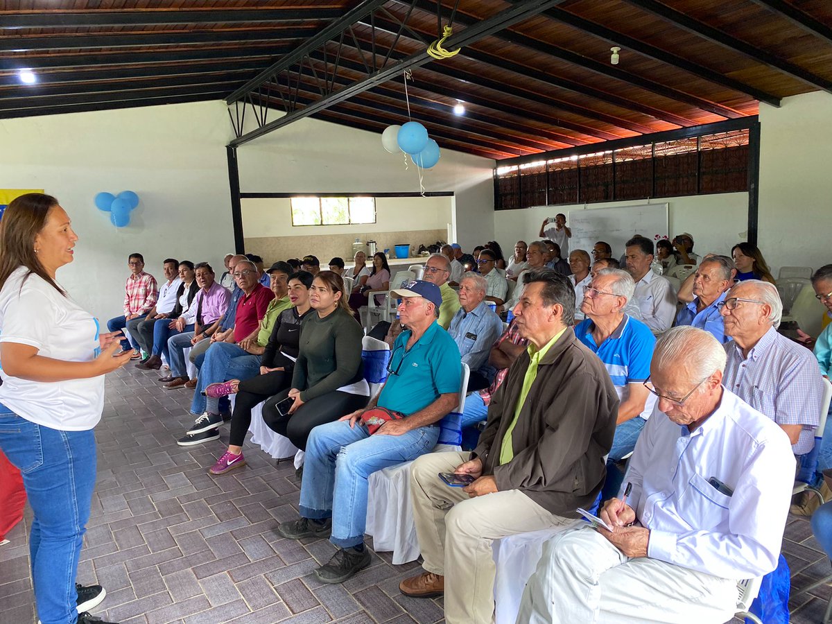 VenteMerida's tweet photo. #EnFotos | Así fue la Asamblea de Ciudadanos en el municipio Campo Elías.

¡Ciudadanos dispuestos a ganar a cobrar y arrasar con @MariaCorinaYA en el 2024!

 #HastaElFinal
#ConVzla https://t.co/CHuooxjHfX