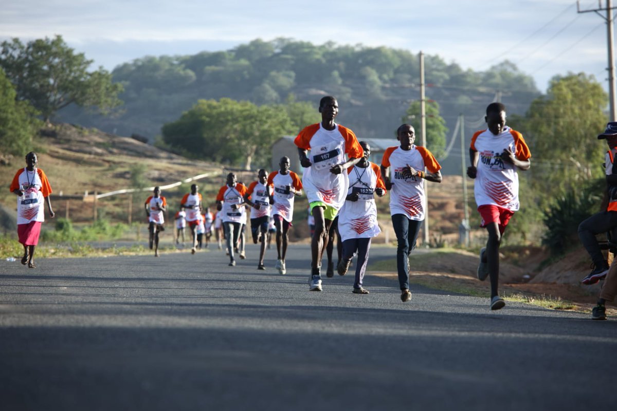 EADirectorDNDi's tweet photo. Today we came together with our partners and pulled off an amazing charity #RunforNeglectedPatients in the heart of the community in Kacheliba, West Pokot County.
What better way to mark 20 years of #InnovatingTogether for neglected patients. I couldn't be more proud! #beatNTDs https://t.co/sQHGbMaBqM
