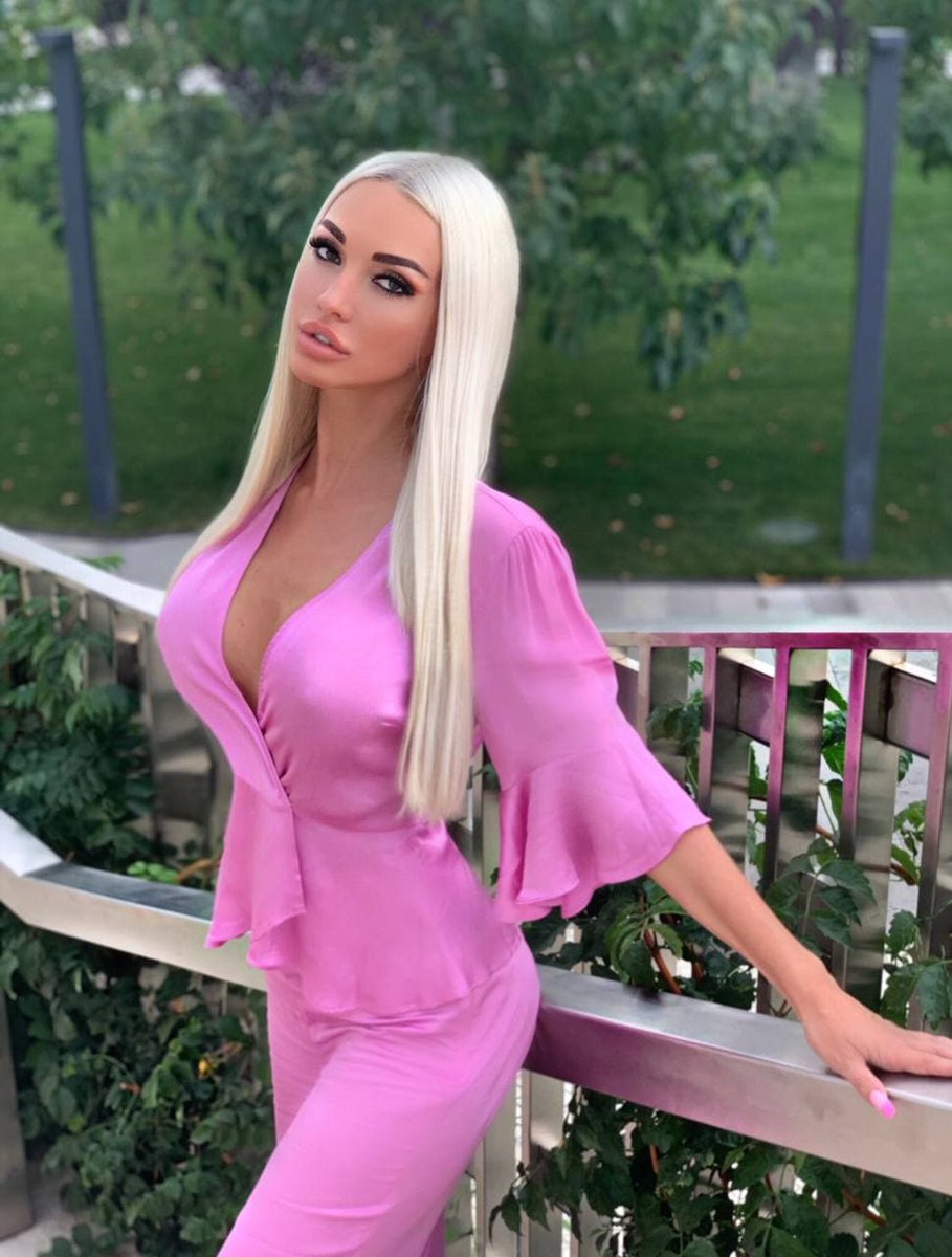 Victorialovenow's tweet photo. 🔥I think you don't approve of something. What is this?
🥰ID 204906 Margarita
👉https://t.co/u2THE2r7Ws

#sexyladys #cutewoman #onlinedating #longlegs #sexygirls #luxurygirl #lookingforlove #ukrainedating #videochat https://t.co/6KjtD7IRAW