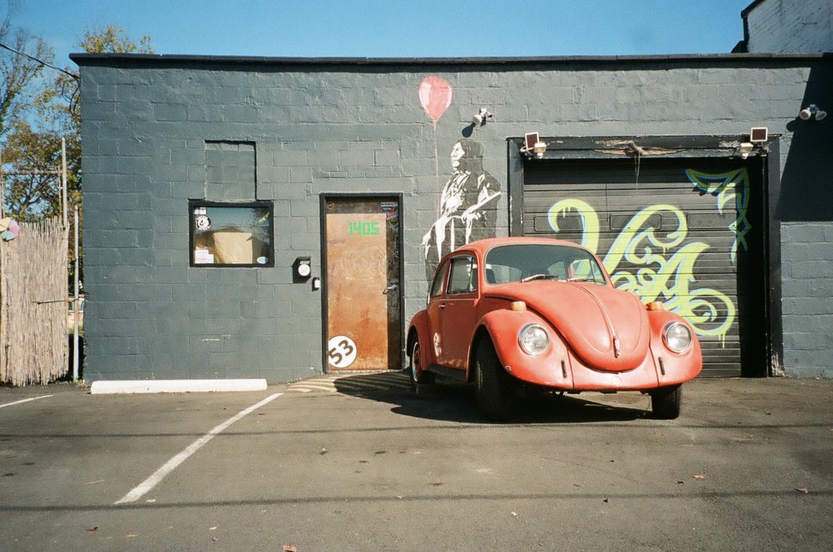 DB_sarcastico's tweet photo. Princess Ann & Hawke St., FXBG.
๐ธ #MinoltaExplorerFreedomZoom
๐๏ธ #KodakPortra800
#streetphotography #filmphotography #smalltownlife #filmgrain #colornegative #35mm #believeinfilm #filmisnotdead #pointandshoot #minoltagang #shootmorefilm #punchbuggy https://t.co/NPRA3hMxdf