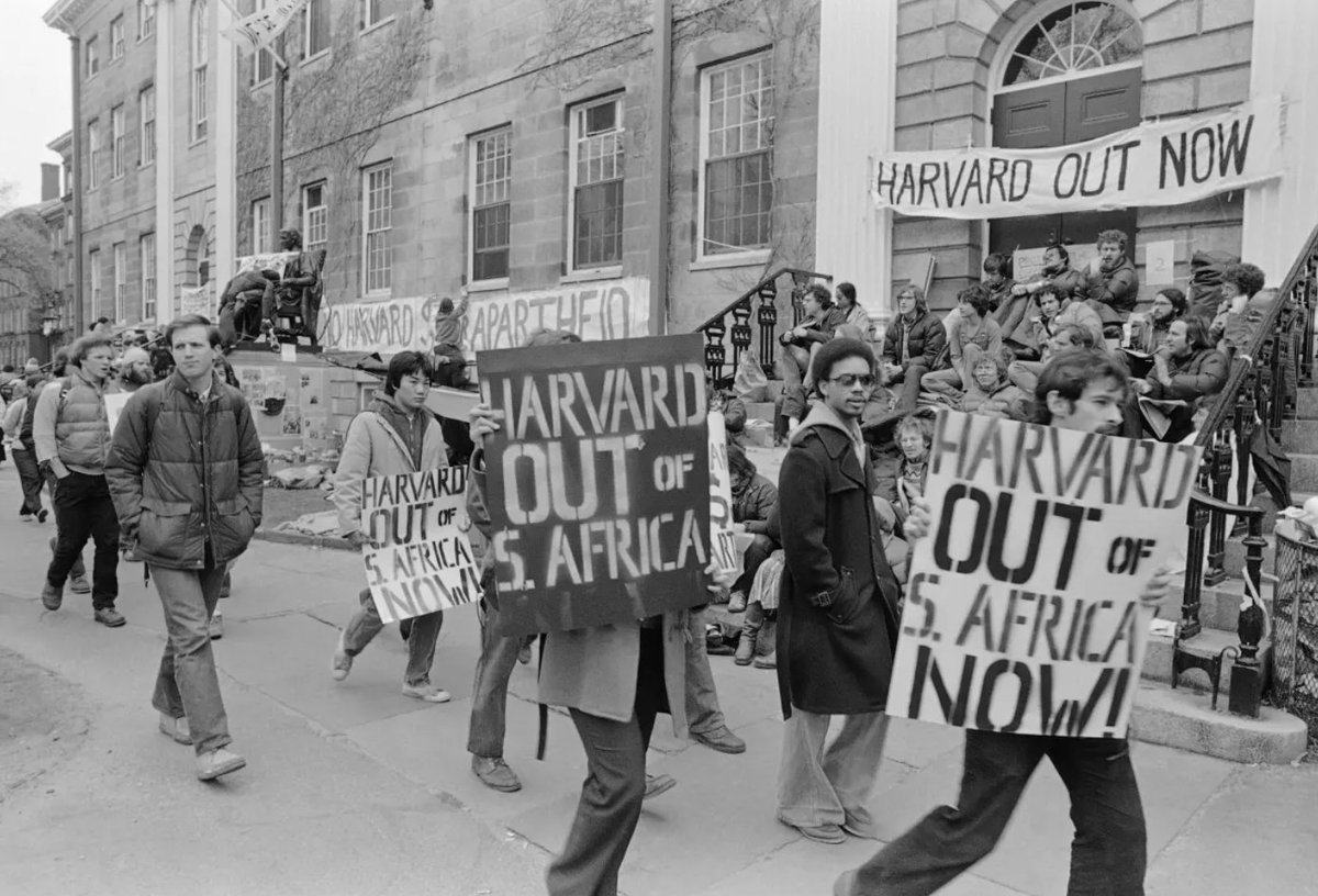 ReneeTajima's tweet photo. Been thinking back to the days when I co-chaired the Harvard United Front demanding divestment from apartheid S. Africa. 

It was a time when Nelson Mandela was still imprisoned on Robben Island and deemed a terrorist by the U.S. 

As student activists we marched, occupied...1/4 https://t.co/kPld6RrAt2