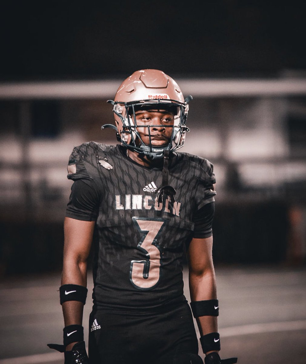 Junior Szn [hudl.com/v/2MaWv9] •20 mph Catapult •District Champ •Allowed 0 Td’s • Top 5 db in classification •All-around Athlete •CERTIFIED DAWG!! @CoachC_Collins @CoachGasparato @ChrisWeinke16 @ScottieGraham @_CoachThacker @ErnieSims34 @Coach_Shugg @CoachMcNamara9