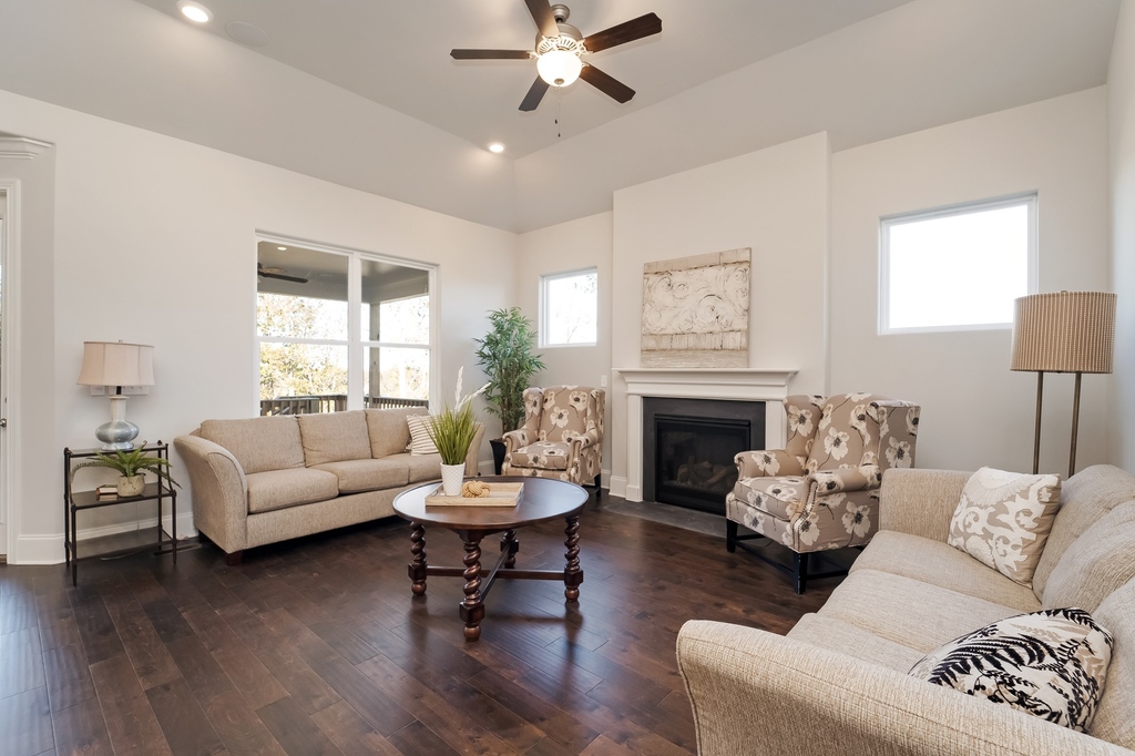 _WoodridgeHomes's tweet image. The beauty is in the details. This living space offers arched doorways to inspire and layered lighting to transform. 

Your space should tell your story. 🤍🖤

📸 @360nash

#woodridgehomes #nashvillebuilder #homebuilder #customhomes #nashvilletn #newconstruction