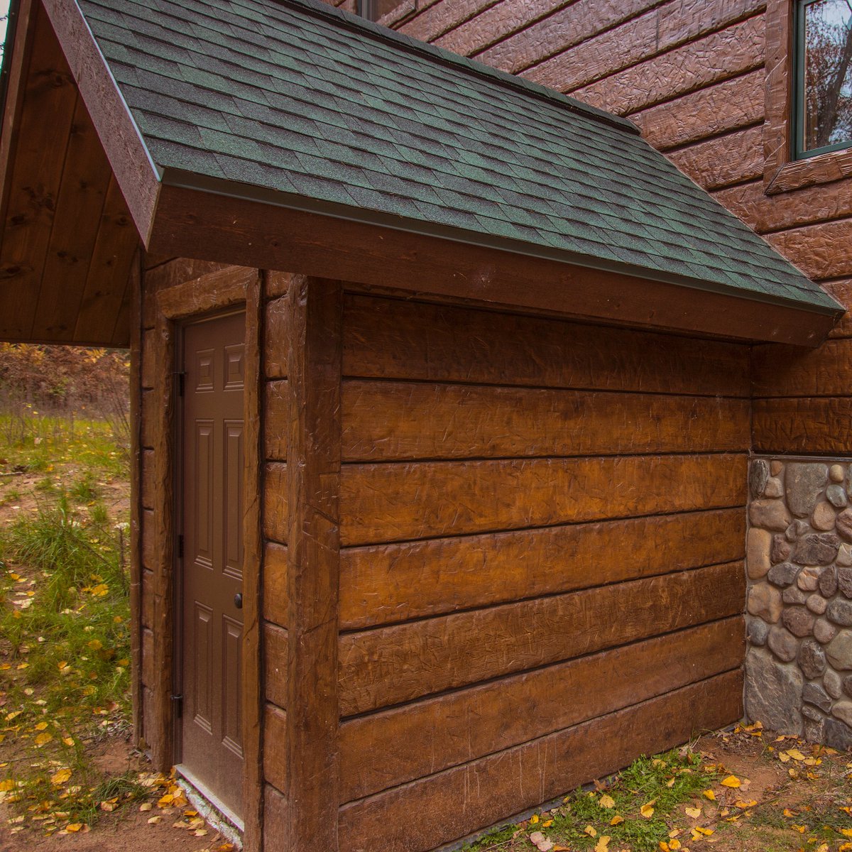 Love the look of #loghomes but not the hefty price tag or high maintenance? Our easy-to-install #ConcreteLogSiding is the answer you've been searching for!
#LogHome #ConcreteSiding #LogSiding #DreamHome #HouseGoals #NextGenLogs #LogCabin #ConcreteConstruction #MaintenanceFree