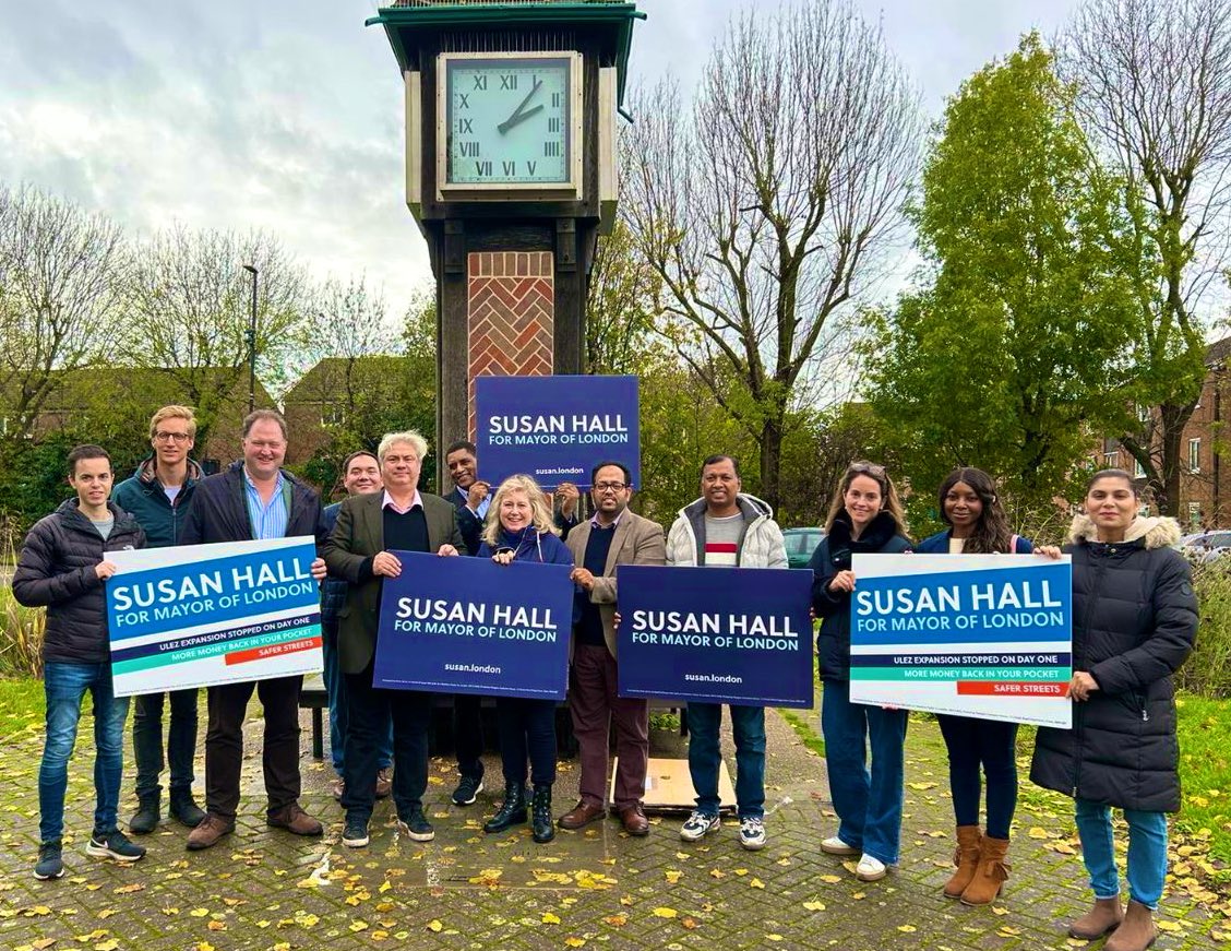 Great to not only have our @Ealing_Tories & @Hillingdon_Tory GLA candidate Henry Huggins but also @LdnConservative Mayoral Candidate @Councillorsuzie in Northolt this afternoon. Susan has a plan to make our streets safer 👮‍♀️ and scrap the ULEZ expansion 🛑