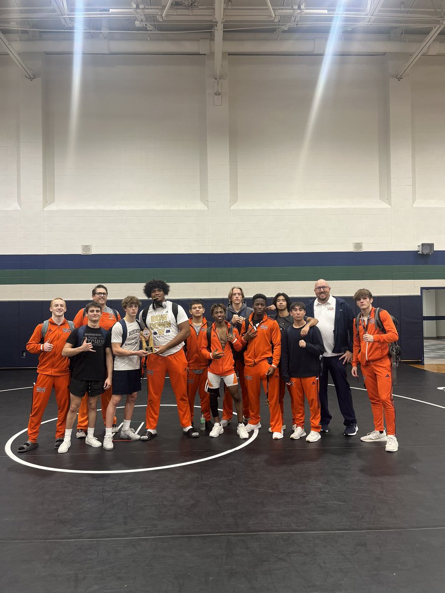 B_HS_Wrestling's tweet photo. At the end of day 2 at the Ridge Invite the Boys team placed 2nd! Omar Khan took 🥇, Jacob Tucker placed 🥈, Breyden Jeffries-Ardnt placed 3rd, Bennie Imarah and Matthew Utzman place 4th, and Kamren Rucker placing 6th! Back to work Monday! #WinTheDay #BridgelandBest #NeverSettle https://t.co/sYEqNZ1TCT
