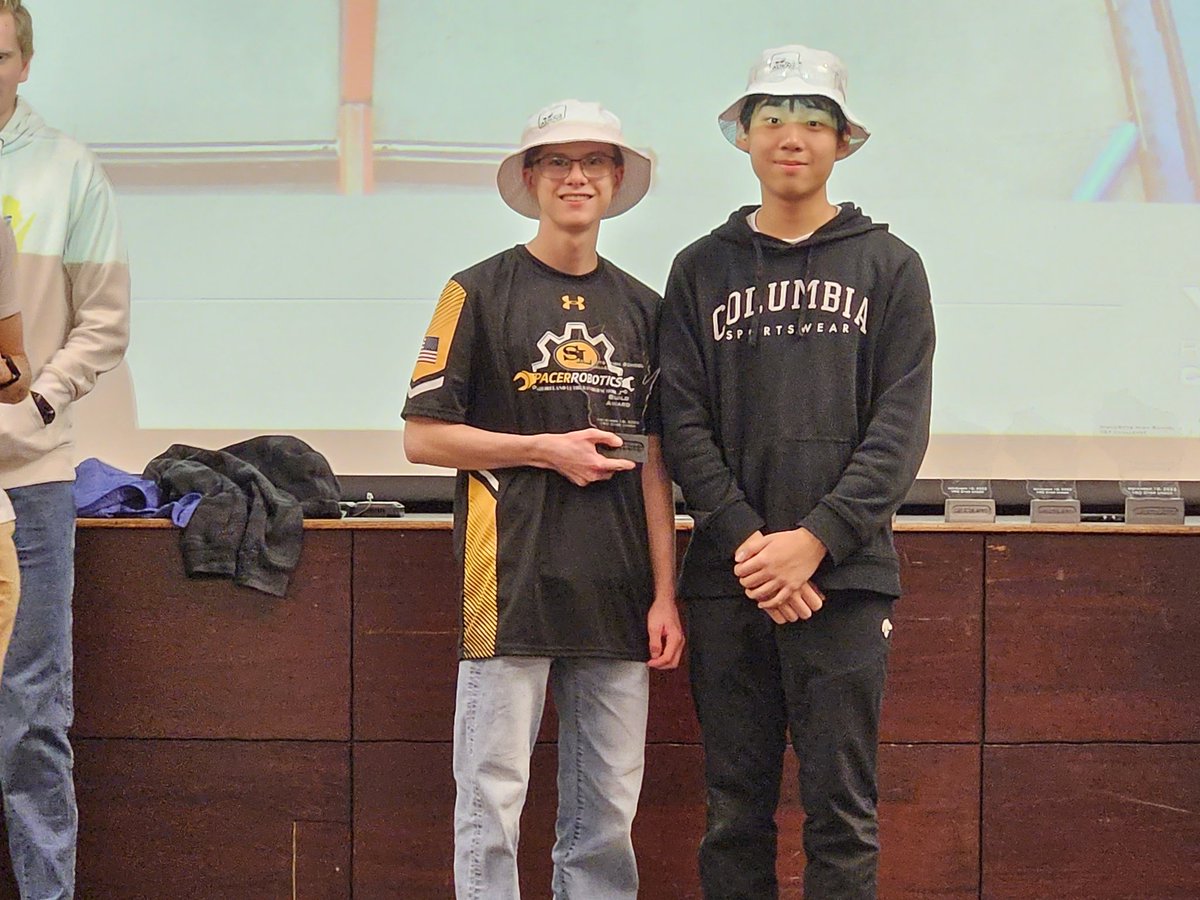 SLHS_STEM's tweet photo. Congrats to 53171-E, The Aliens, on the Build Award at this year's Wiscobots VRC Tournament! https://t.co/PFGUyc5IcU