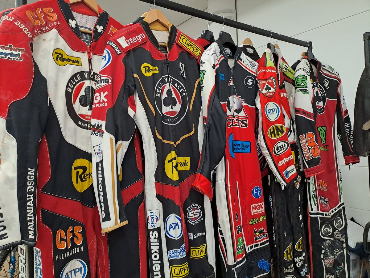 Retro Speedway 💙 tweet media