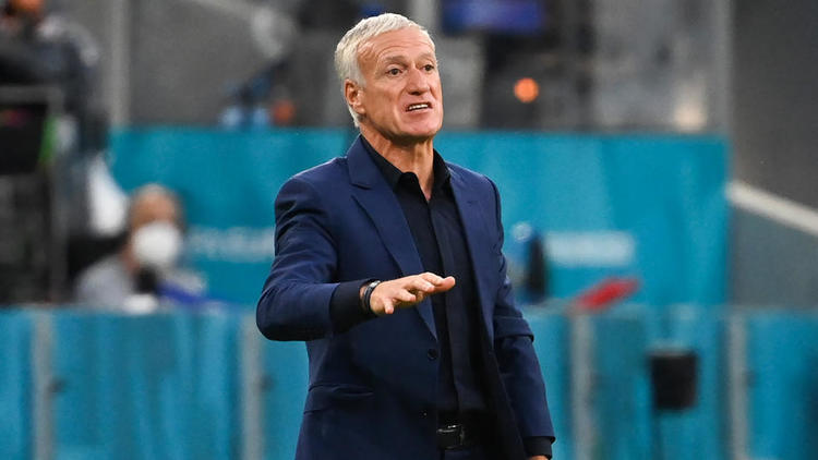 MercatoPlein's tweet photo. 🚨 Didier Deschamps va faire entrer Layvin Kurzawa pour relancer le suspense.

(RATP)

#FRAGIB https://t.co/6XpepZQwr8