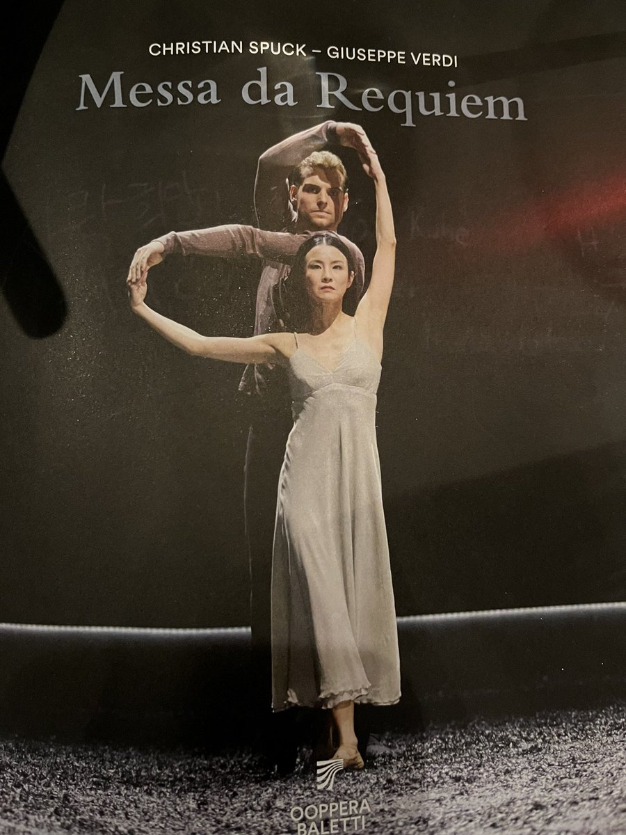 AriPntinen's tweet image. Verdin Requiem on yksi hienoimmista teoksista mitä ihminen on kyennyt tähän maailmaan luomaan. Kun siihen nyt yhdistettiin oopperan baletti, siitä tuli jotain niin kaunista ja samalla mahtipontisen mahtavaa etten voi samoin kuvata. Liikutuin syvästi. ❤️
#ooppera #Verdi 
#baletti