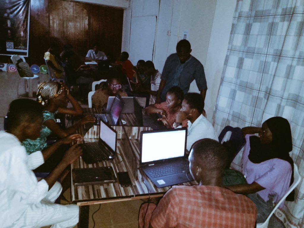aiclubeksu's tweet photo. The weekend started on a good note with the second session of our  DATA WORKSHOP  held at  @TechhubEksu yesterday for the DA and ML enthusiasts. 

It was a practical and all-round interactive session.

#dsn @dsn_ai_network #growth #DataBenders #DataScience #Dataworkshop2023 https://t.co/5rashyB9a7