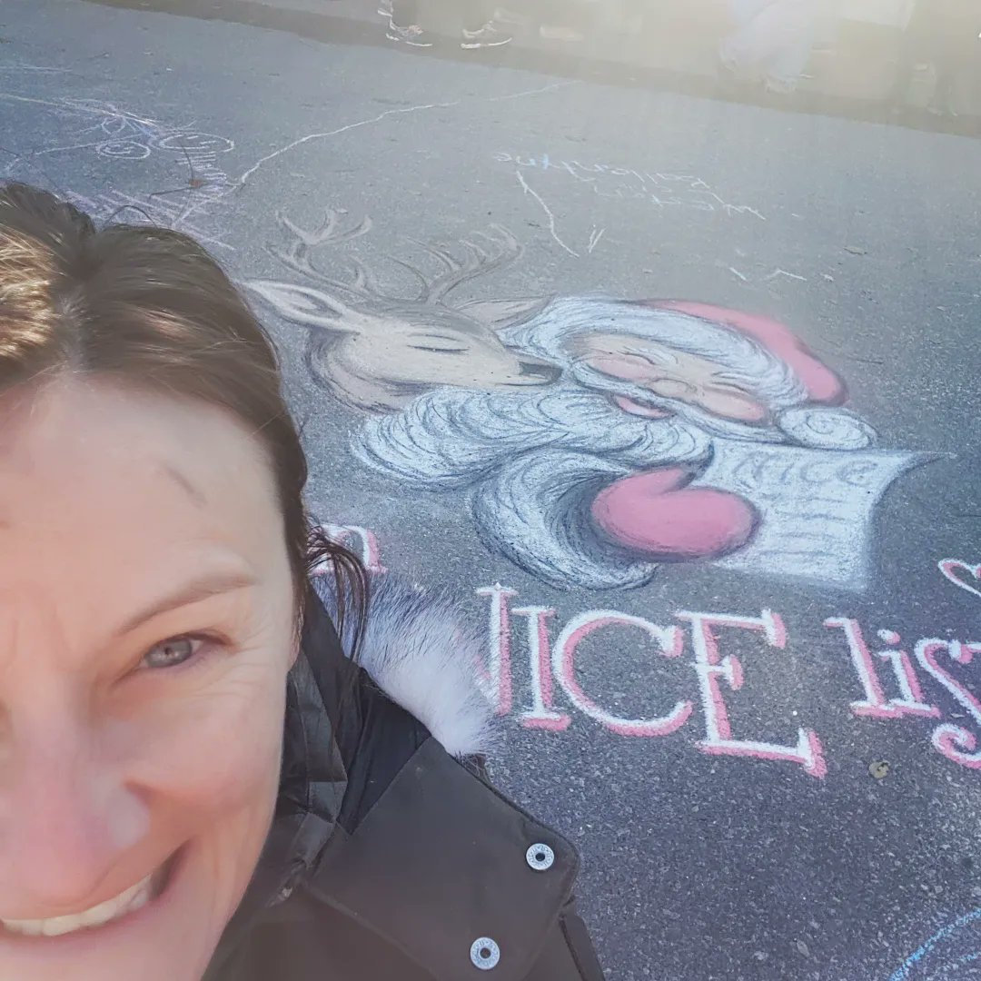 ThatBronaghOne's tweet image. Make sure you're on the nice list!

#chalkartist #chalkart #chalkdrawing #art #holidayart #happyholidays #santaclaus #reindeer #christmas #christmaslist #artist #ArtistOnTwitter #holidaymarket