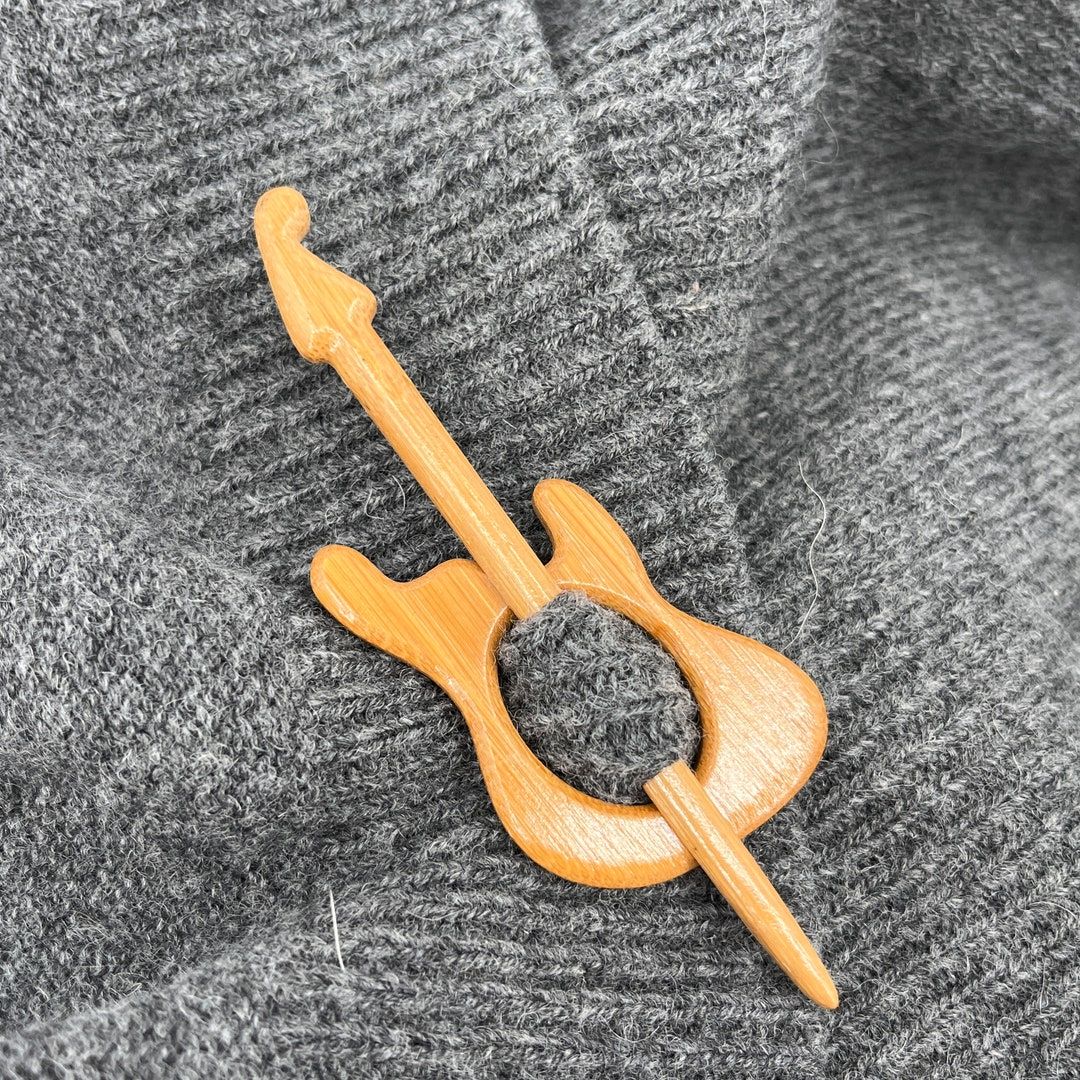 calamity_dawn's tweet photo. It's finally #Sweaterweather here on the Eastern Shore of VA - chilly!
https://t.co/O8bQUo9OV5 #sweater #fall #autumn #shawl #autumnvibes #sweaterseason #cozy #shawlpin #pennanular #easternshoreva #guitarpin #guitar #scarfpin #pumpkinspice #fallstyle #autumnleaves #knitting https://t.co/B581zA7y2q