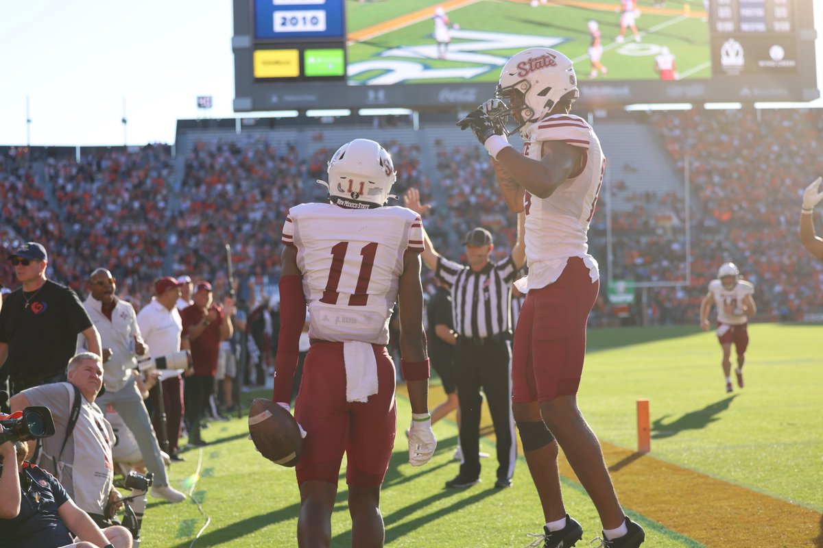 NMStateFootball's tweet photo. Go get it!🔥

#AggieUp x #HHLP https://t.co/tEoi6hC6je