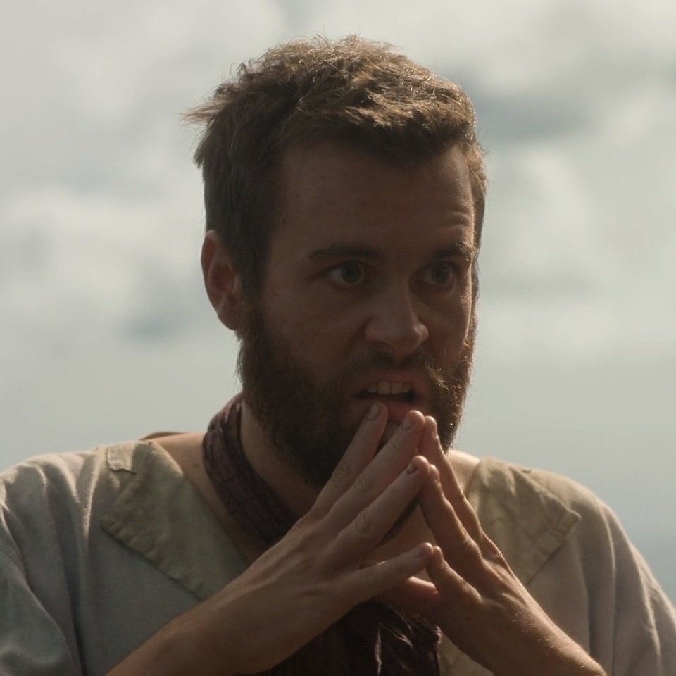 thozaarmitage's tweet photo. you're telling me the thumb war was confirmed as rhys and taika improvising and ed and stede were supposed to dance in an alternate version of ep6??? https://t.co/Yiv1d7Q2M5