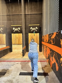 Great day axe throwing with @DurhamDECE and @ETFO_DOTL at Batl Axe in Pickering! Educators letting off some steam! 🪓 🎯