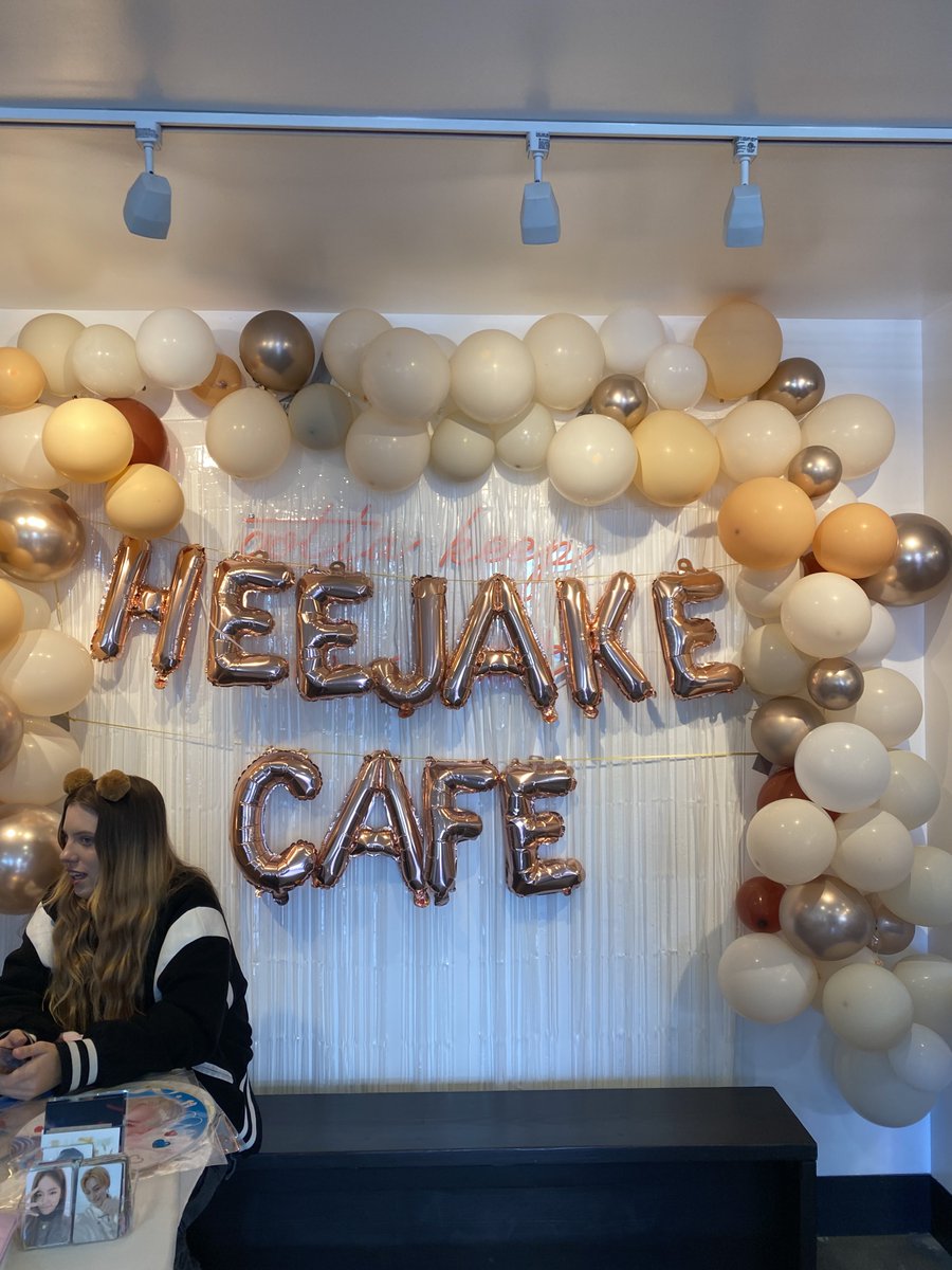 dearcafesputnik tweet media